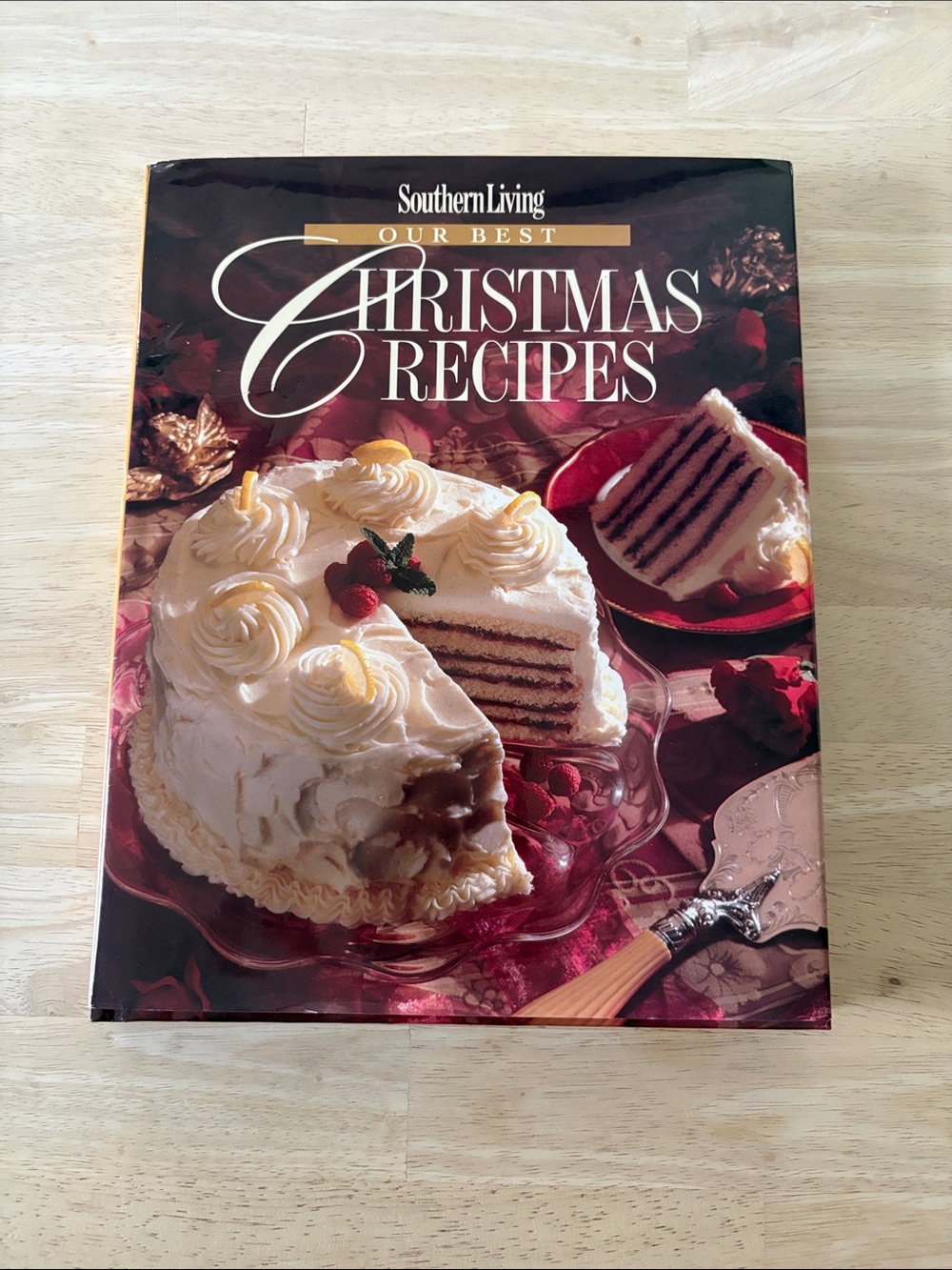 Southern Living Christmas Recipes Cookbook - Cream, White & Red Cover